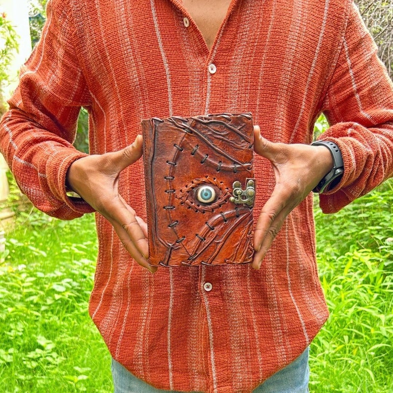 PRASTARA Hocus Pocus Leather Journal Halloween Decorations Blank Spell Book of Shadows with Lock Clasp Decor Prop Vintage Bound Notebook Witchcraft Wiccan Grimoire Magic Eye Sketchbook Drawing And Witch Decoartions Perfect for Spooky Gifts And Spooky Decor 5X7 INCH (HOCUS POCUS) - Image 3